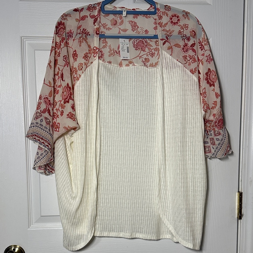 NWT Maurices Floral Kimono Blouse in Cream, blue and shades of pink LG